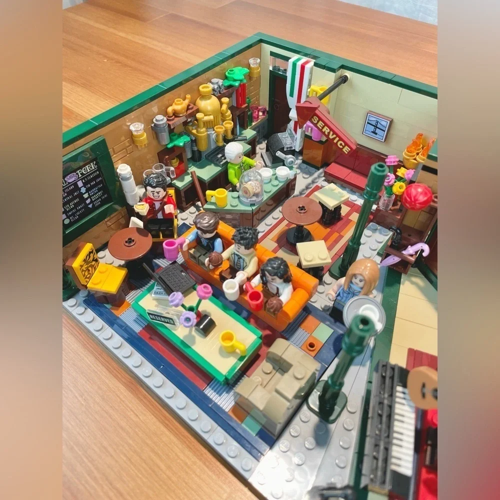 LEGO Ideas Friends Central Perk Complete Set 21319 Ross Rachel Chandler Monica